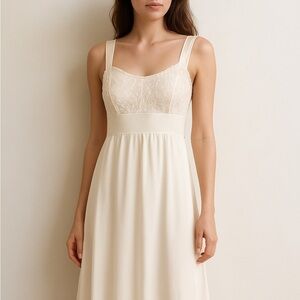 Vintage Laros Women’s Elegant White Lace Nightgown/Lingerie Size 34 ( Fits 4 US)